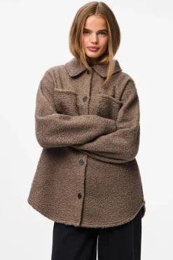 Sobrecamisa teddy bolsillos