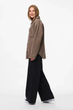 Sobrecamisa teddy bolsillos