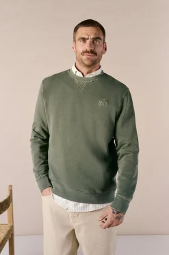 Sudadera b&aacute;sica lavada cuello redondo