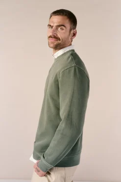 Sudadera b&aacute;sica lavada cuello redondo