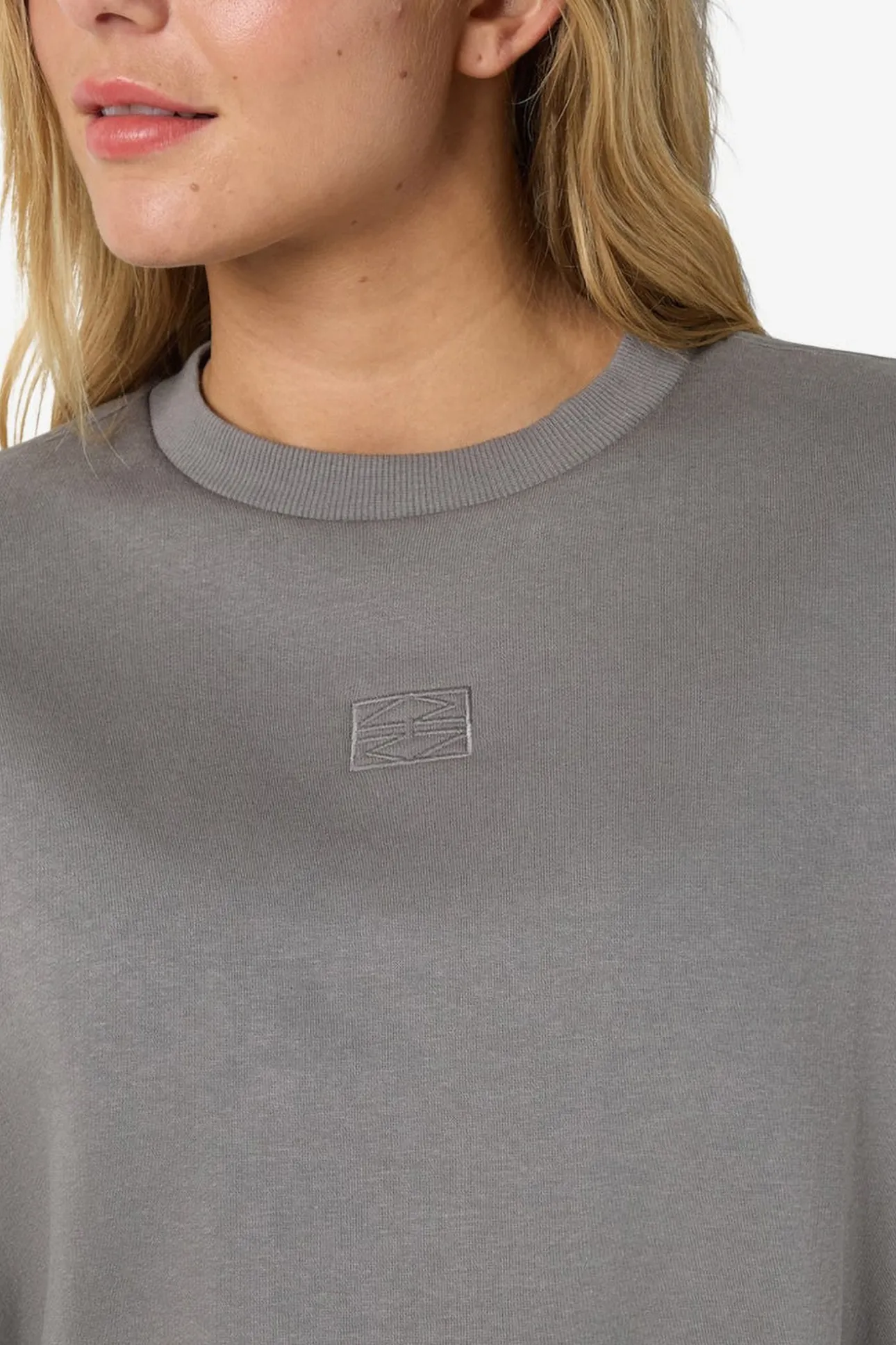 sudadera bordado marca