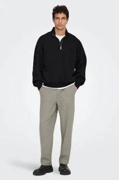 Sudadera con cremallera.