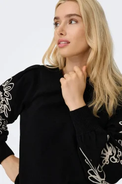 Sudadera detalles bordados