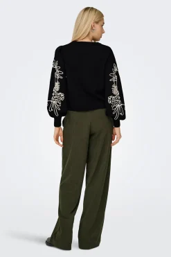 Sudadera detalles bordados