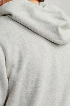 Sudadera est&aacute;ndar fit capucha