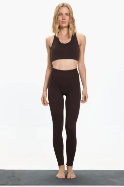 Sujetador deportivo seamless.