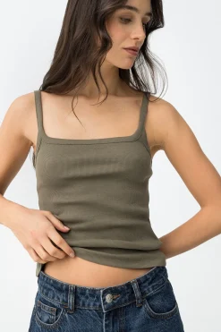 Top ajustado tirantes