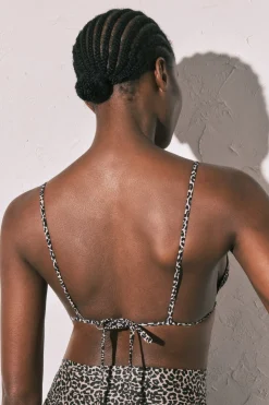 Top bikini triangular animal print