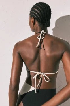 Top bikini triangular color block B&W