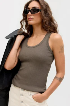 Top canal&eacute; sin mangas el&aacute;stico