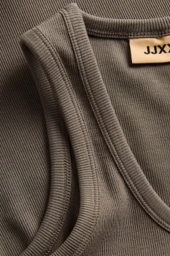 Top canal&eacute; sin mangas el&aacute;stico