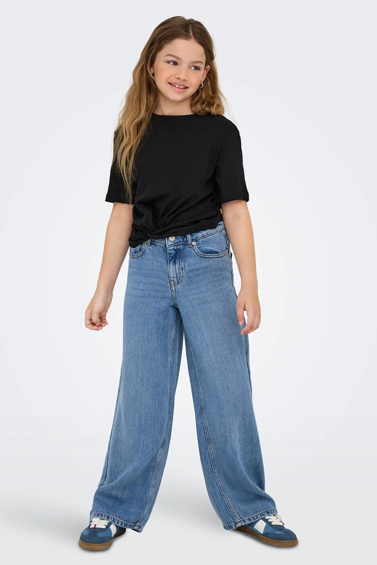 Top de manga corta con nudo