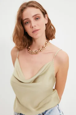 Top de tirantes satinado