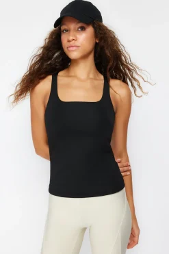 Top deportivo con sujetador