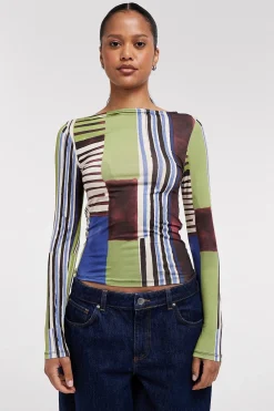 Top manga larga estampado