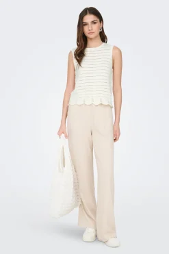 Top punto sin mangas