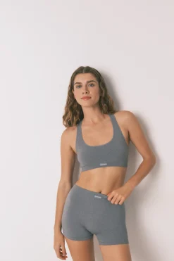 Top sin costuras LOVELY cuadrill&eacute; gris claro