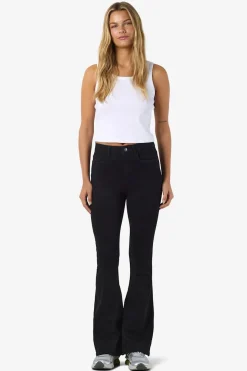 Vaquero negro acampanado