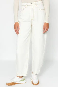 Vaqueros tipo barrel