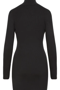 Vestido con cuello alto