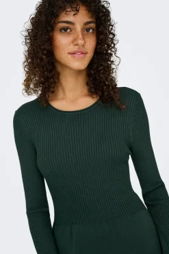 Vestido corto canal&eacute;