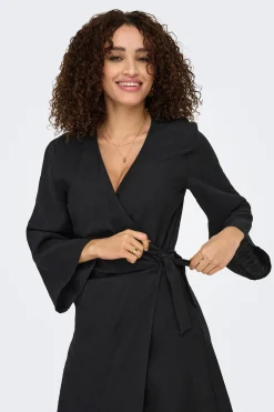 Vestido corto cruzado