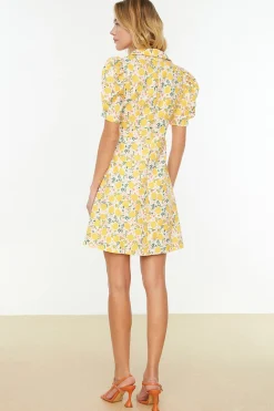 Vestido corto cuello camisero