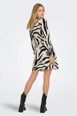 Vestido corto estampado floral