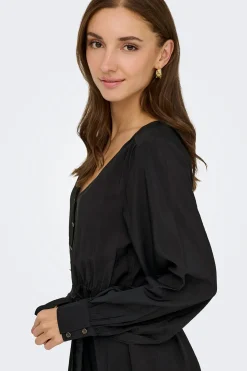 Vestido corto fluido