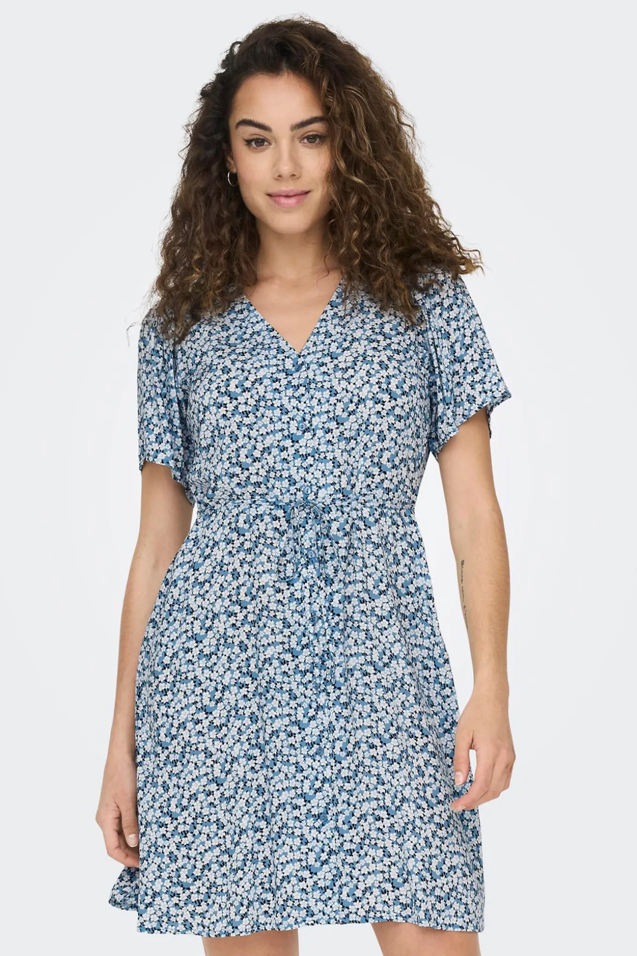 Vestido corto manga corta