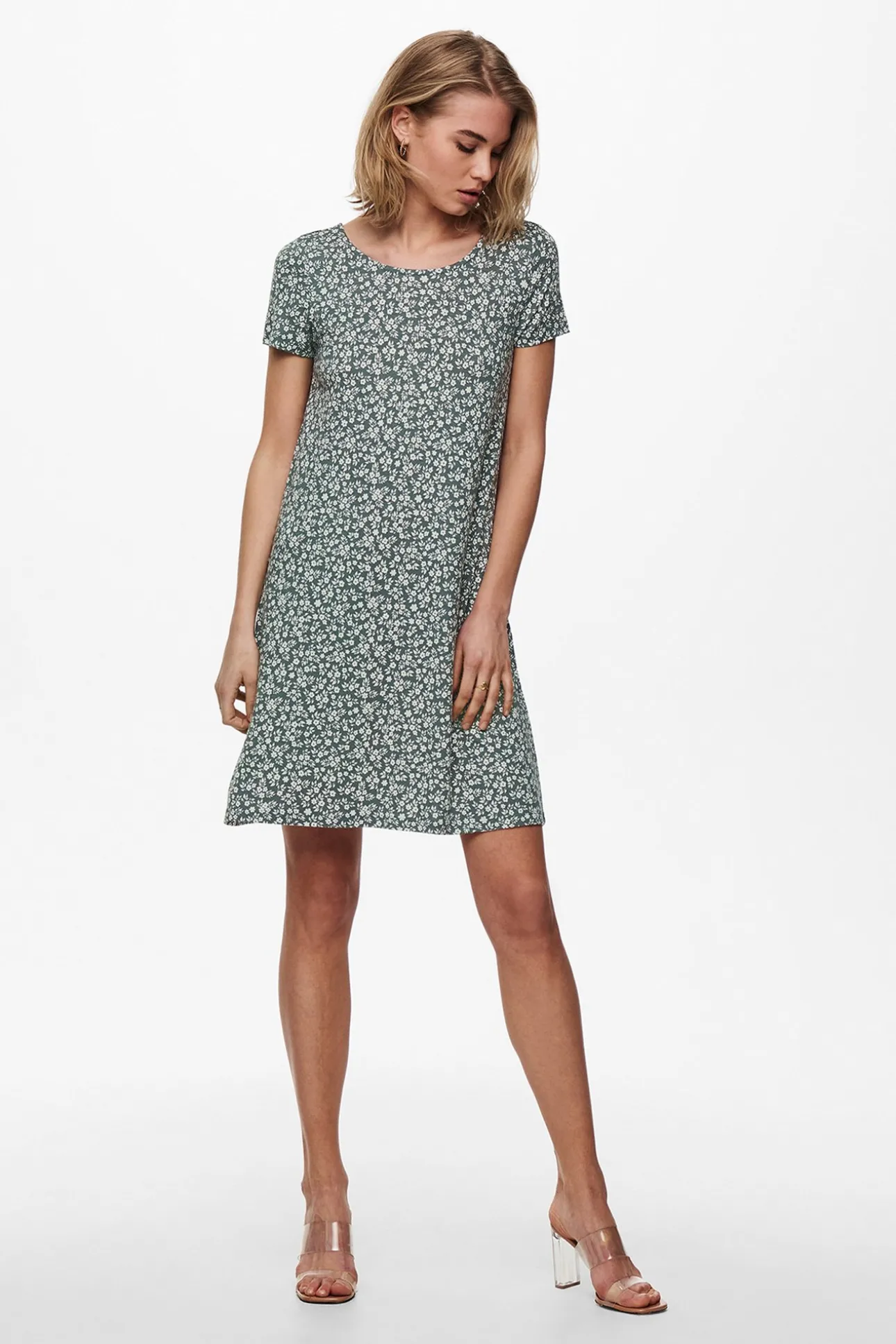 Vestido corto manga corta