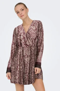 Vestido corto satinado