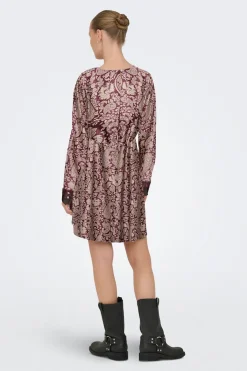 Vestido corto satinado