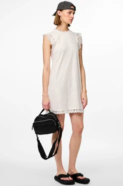 Vestido de encaje sin mangas