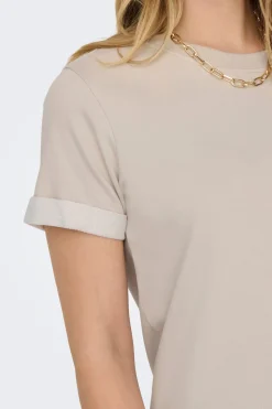 Vestido de manga corta y cuello redondo