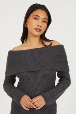 Vestido de punto con cuello bardot