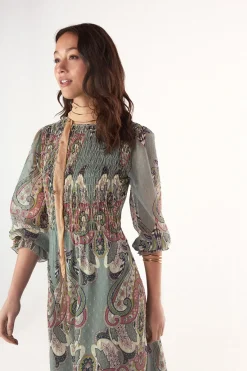 Vestido estampado gomas