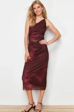 Vestido midi asim&eacute;trico