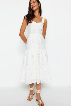 Vestido midi bordados