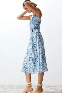 Vestido midi de tirantes lazo