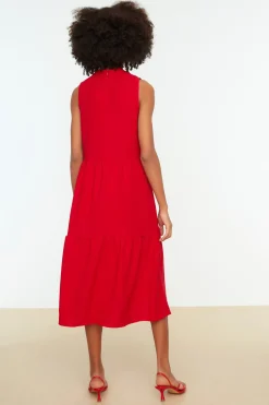 Vestido midi recto sin mangas