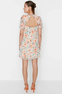 Vestido mini abertura espalda