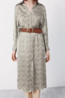 Vestido satinado camisero