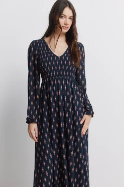 Vestido volante escote