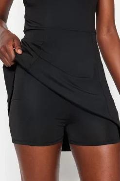 Vetsido deportivo con pantalones cortos