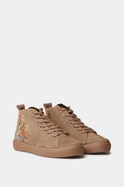 Zapatilla abotinadabcon detalles florales