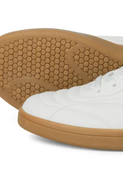 Zapatilla b&aacute;sica