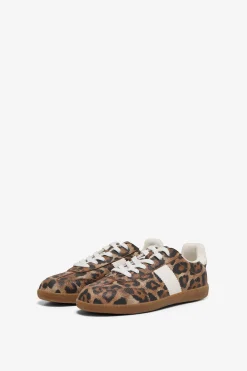 Zapatilla baja contraste franja