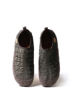 Zapatilla Para Hombre En Fieltro Y Tejido Acolchado