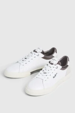 Zapatillas Cl&aacute;sicas Con Detalles En Ante